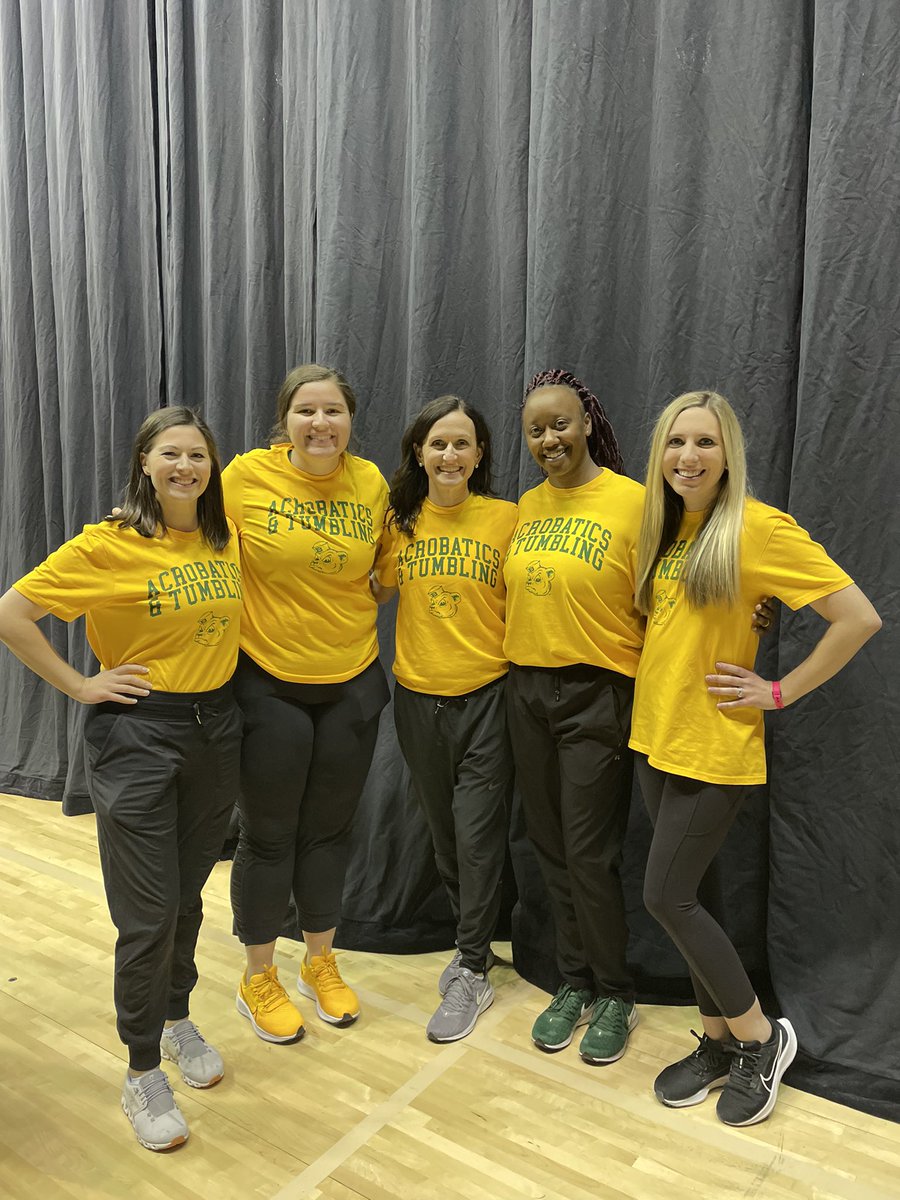 DrMoniqueIrene's tweet photo. Team Health &amp; Wellness raising awareness for mental health! @BaylorAthletics @BaylorAcroTumb #Big12breaksthestigma https://t.co/G6gEb64Wnr