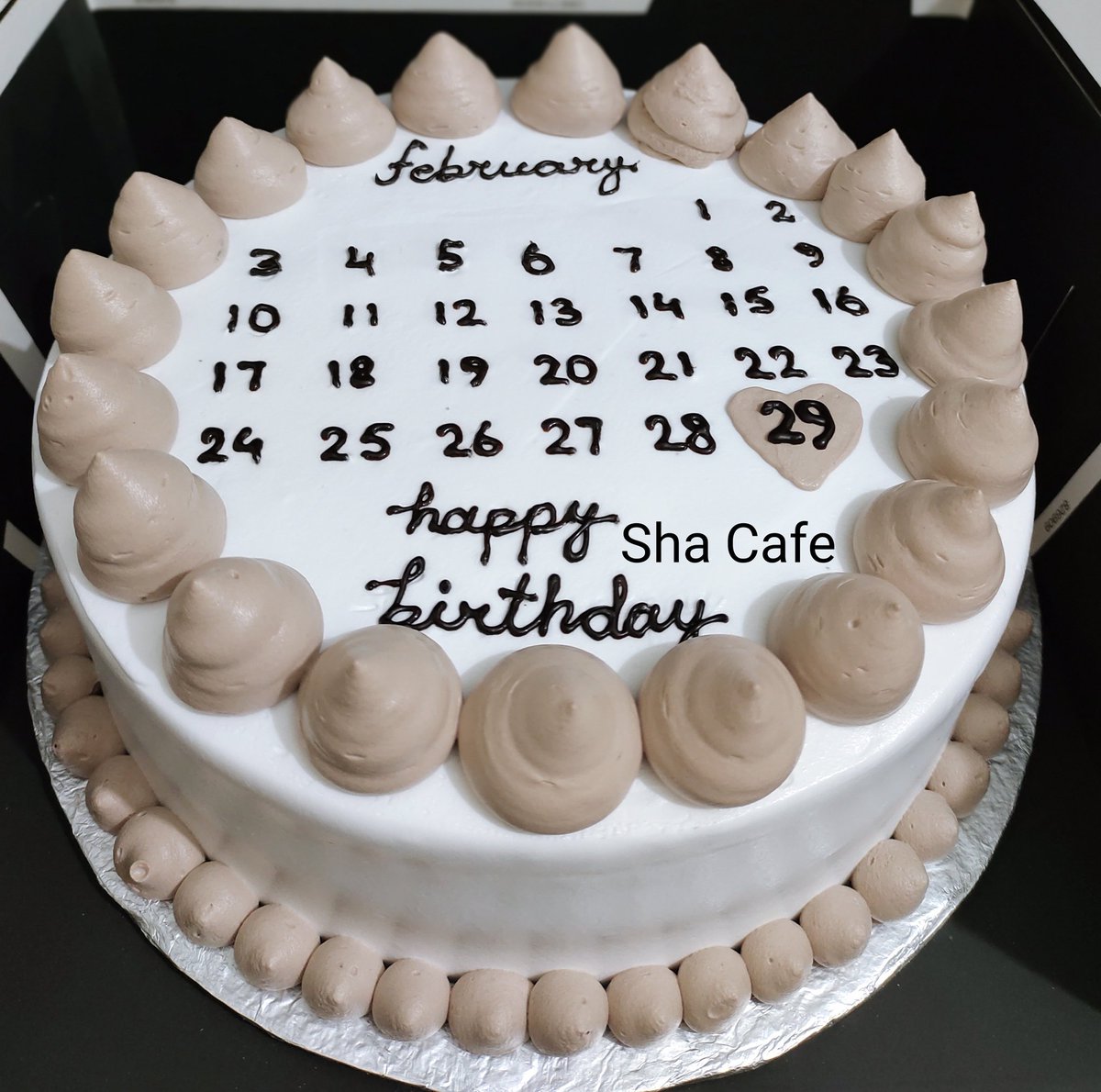 sha_jeee's tweet image. Today's order 🎂 الحمدللّٰه 
Calendar theme cake delivered
With secret ingredient of love ❤
Make your special events memorable
Book your order now | #Your_Design | #Your_Flavour | #Your_Venue | #Our_Quality
Inbox now 📨 or WhatsApp at 03146618494