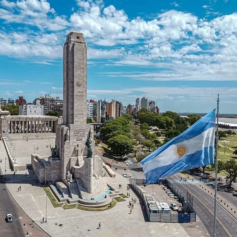 Felices 210 años a nuestra hermosa bandera Argentina.
Gracias #ManuelBelgrano, patriotas como pocos...