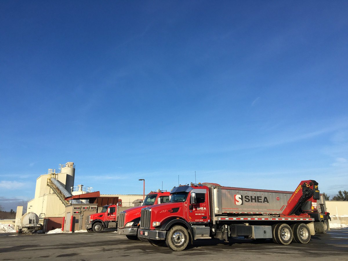 SheaConcrete's tweet photo. March 2022 here we come … Teamwork makes the dream work #newengland #precast #precastconcrete #peterbilt #madeintheusa🇺🇸 #qmccranes #palfinger #mactrailer #thesheaway #February2022 https://t.co/nXKInMEg5B