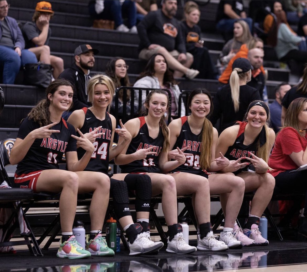 madilumsden_'s tweet image. 2 more…  #FinishTheFlight