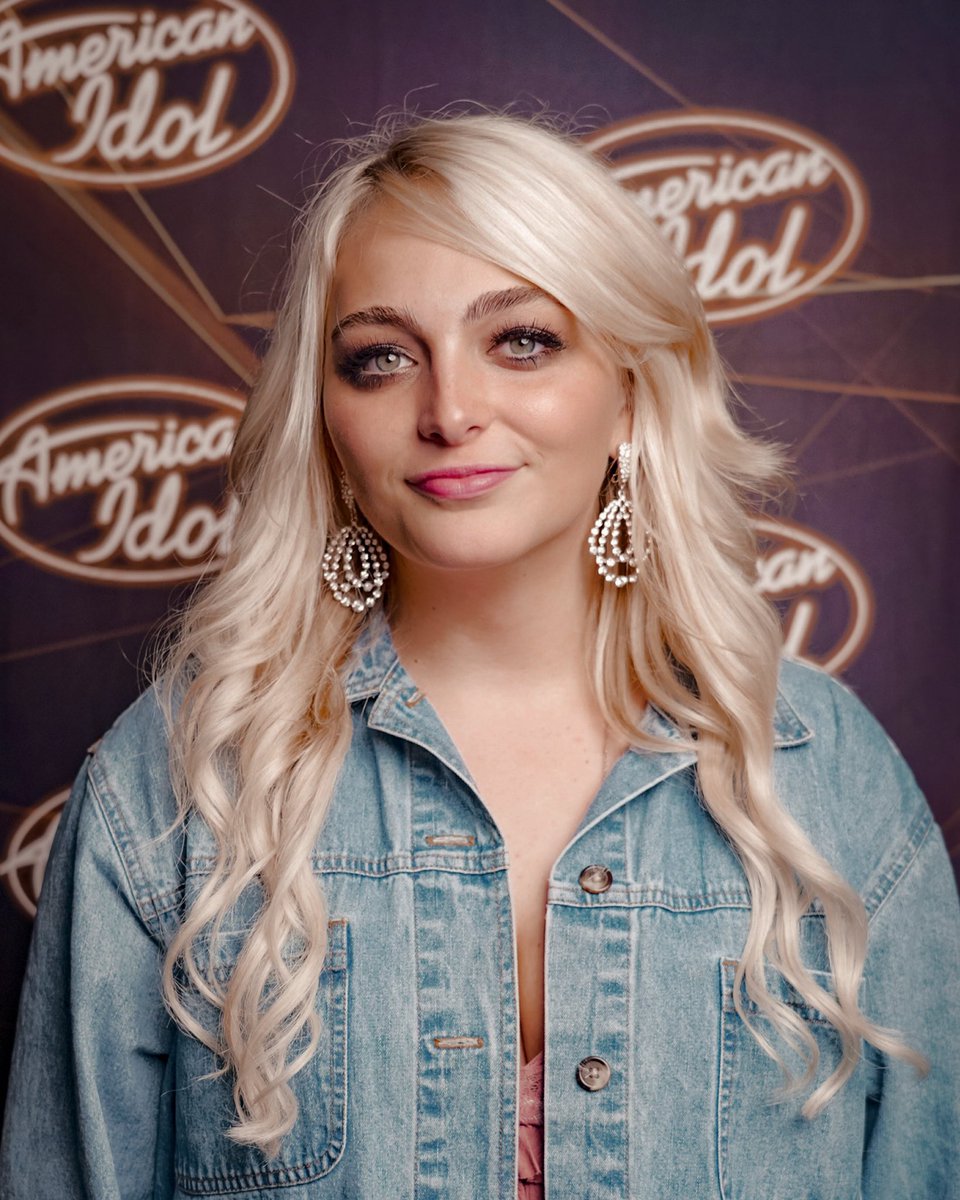 Tonight is the night! Am I #TheNextIdol? Catch me on <a href="/AmericanIdol/">American Idol</a> tonight on <a href="/ABCNetwork/">ABC</a> at 8/7c! 💙#huntergirl #huntergirlonidol