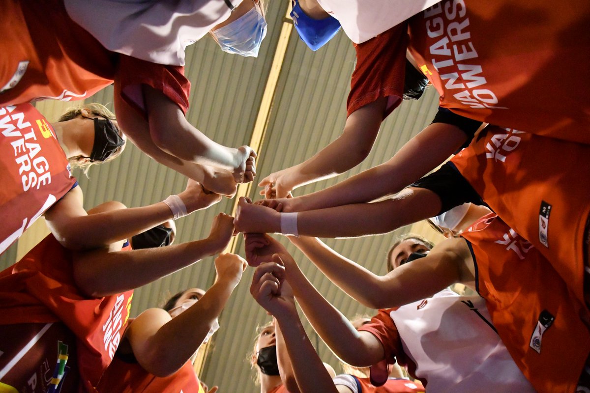 cbalcobendas's tweet photo. #CanteraCBA ⛹️♀️⛹️♂️ | Triunfo del #JunFemA en su duelo frente a @realcanoe por 70-54. ¡Buen trabajo!
#SienteElGranate https://t.co/cwV2Y8OSwk