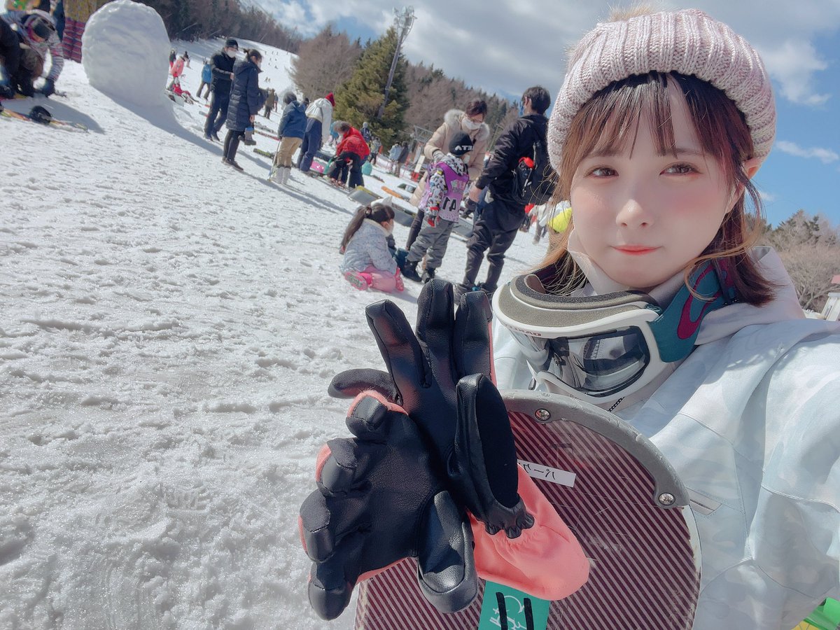 ふじてんスノーリゾート！⛄️
人生初のスノボー！

すごく難しかったけど
たのしかった！

教えてくれる人募集中です！w