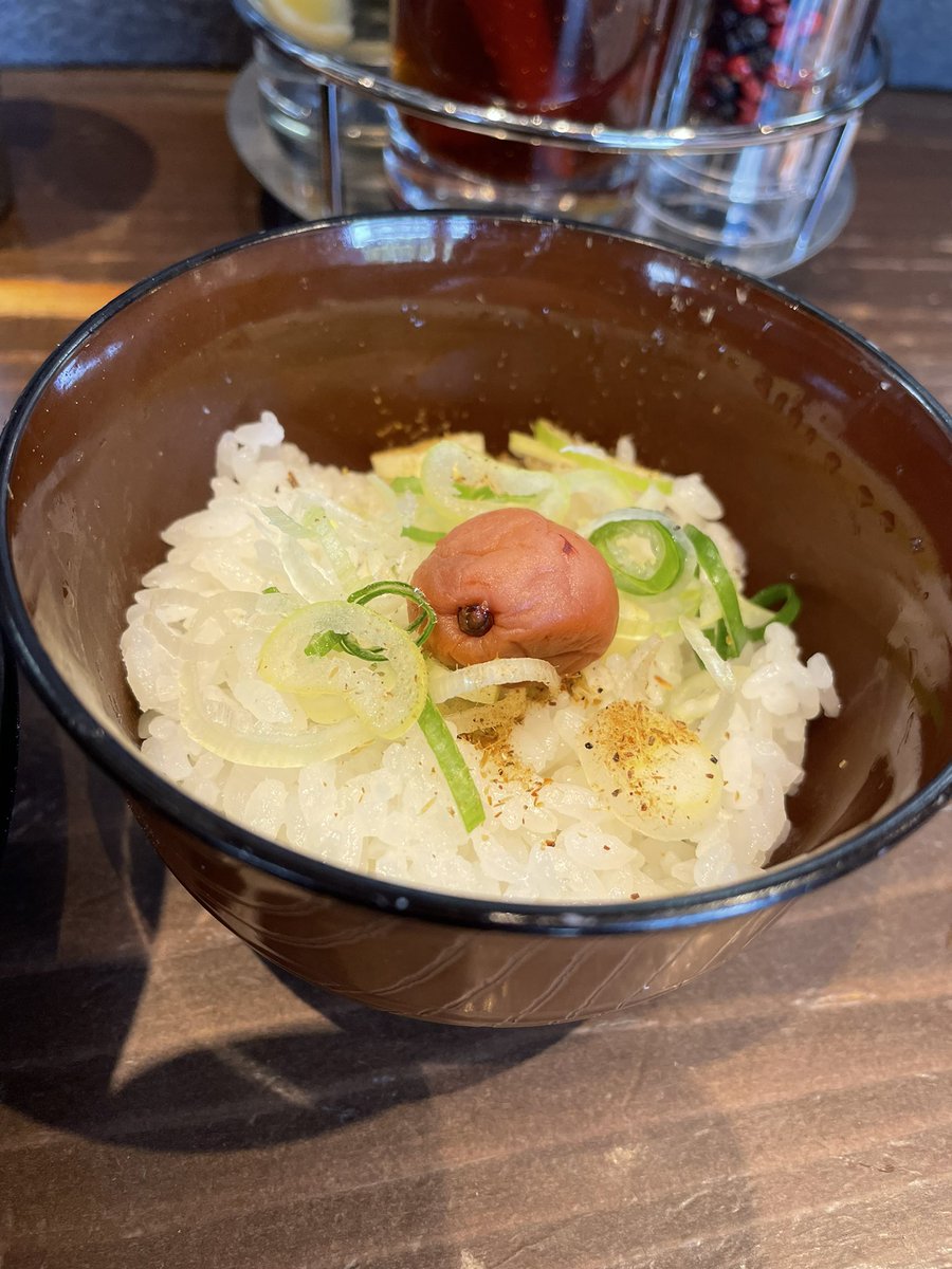 YAS46793133's tweet photo. 快晴の朝☀️
いよいよ春が近づいてきたかな❓
週末の麺活🍜
大々的な『飛魚だし』と言う看板に惹かれて入店🚗
透き通った出汁に平打ち麺。
だいぶ飯と言う小ぶり茶碗のご飯を残り出汁にぶっかけて完食まで満足でした😋
#公園
#ラーメン
#麺活 https://t.co/nwkzb76vCo