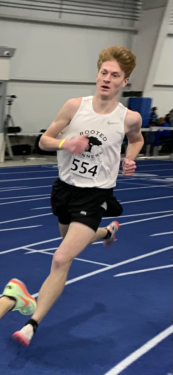 lindenxc's tweet photo. Kyle Eberhard had himself a day at indoor states!! Kyle battled to an impressive 11th place (all divisions) finish, but that’s not all…he also: 
✅1600 indoor school record (4:22.75)
✅personal record indoor or outdoor

Great job @KyleEberhard 🦅⚡️🦅 https://t.co/tLP4mMJbYX