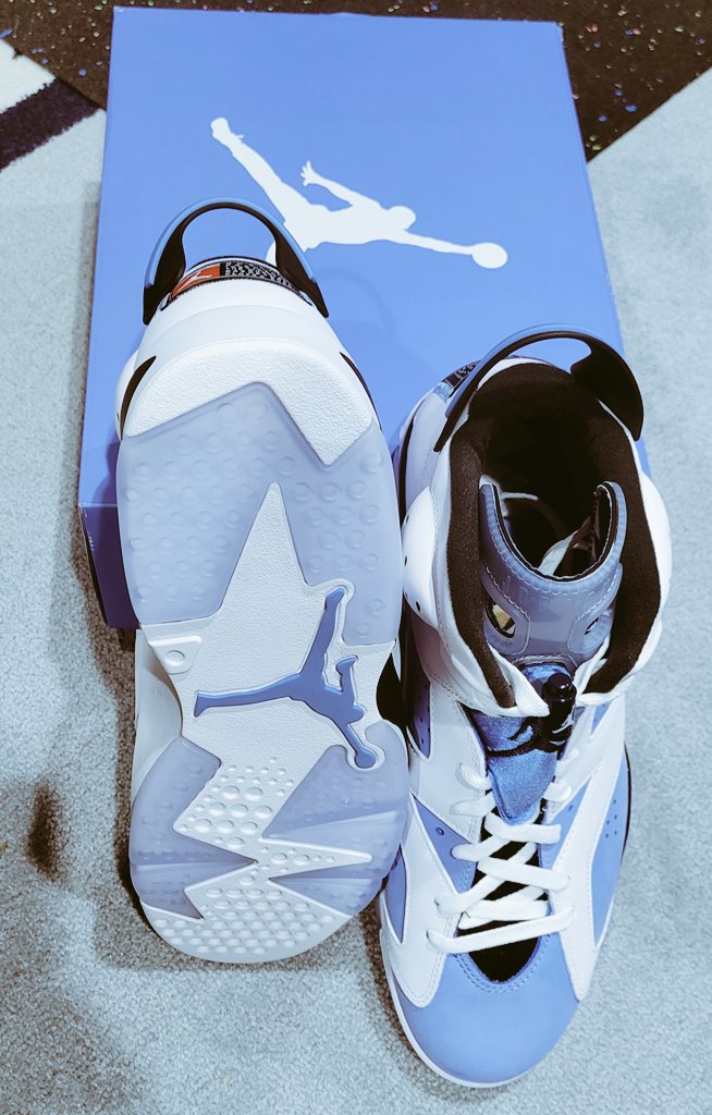 Ni_mark's tweet photo. Anyway you look at it these are 🔥 #Jordan6 #sneakerhead #UNC6 #Nike https://t.co/1evDawXK3H