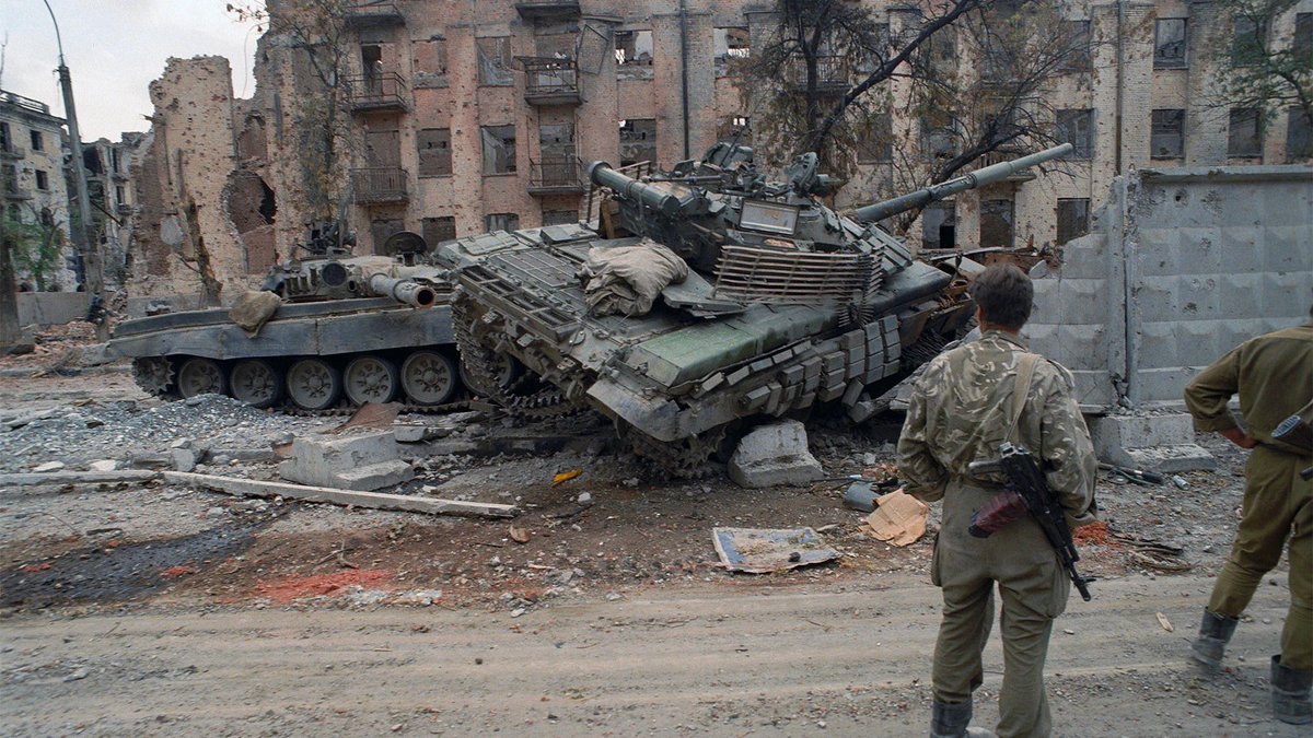 Çeçen savaşlarında Ruslar Grozny'ye günde 4.000 top mermisi atıyorlardı; lojistik olarak bu günde 50 kamyon mühimmat demek. 2008 Rus-Gürcistan Savaşında Rus kuvvetleri 12 saat içinde tüm mühimmatı harcadı. Yani her 12 saatte bir komple mühimmat tedariki demek bu.