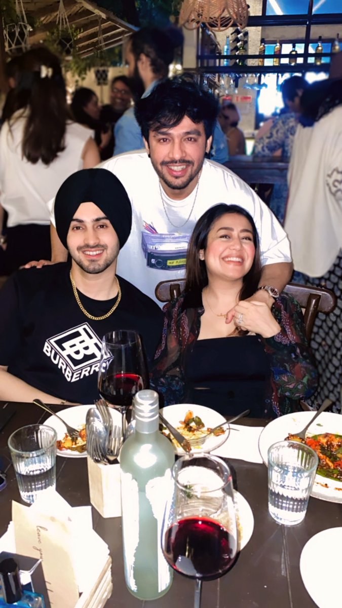 Aina naal Pyaar hai mainu!!❤️🤗 <a href="/TonyKakkar/">Tony Kakkar</a> <a href="/iAmNehaKakkar/">Neha Kakkar</a>