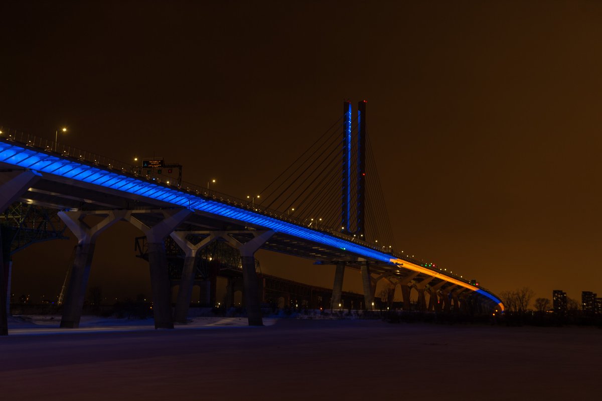 Yesterday, in support of Ukraine, its people, and the Ukrainian Canadian community, the Samuel De Champlain Bridge was illuminated in the colours of the Ukraine flag. Today, the Peace Tower and the Office of the Prime Minister and Privy Council were too.