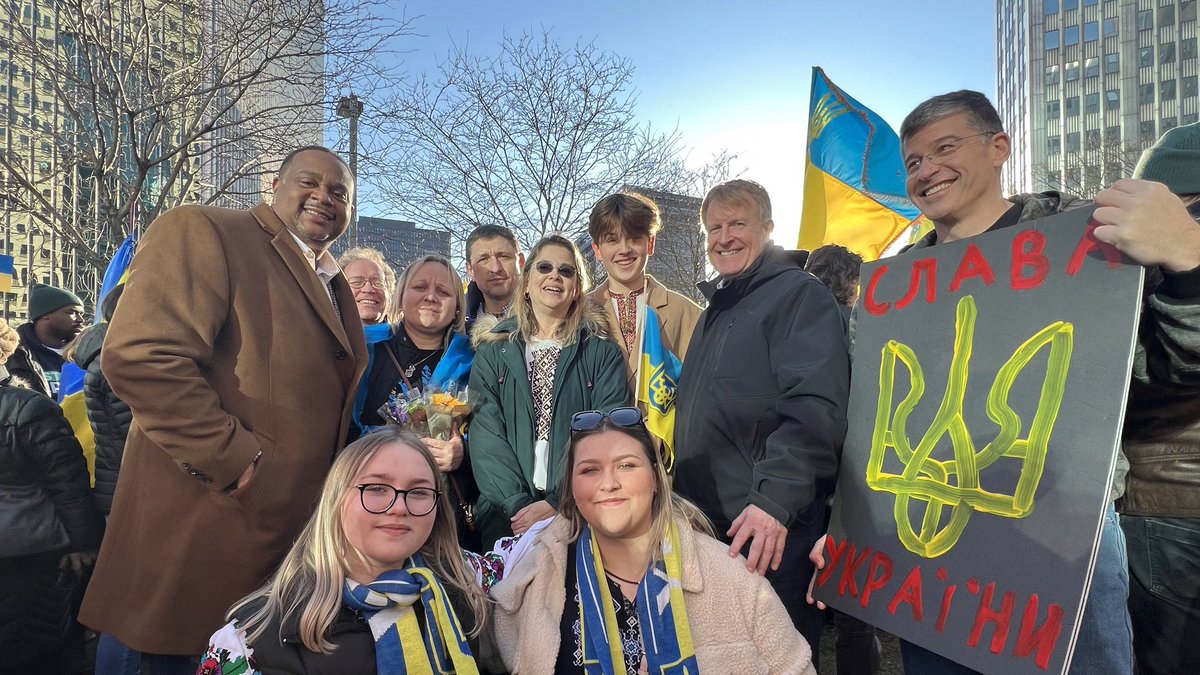 ACE_Innamorato's tweet photo. We support our friends in Ukraine who are fighting to preserve their independence & freedom against the invasion by Putin & the Russian military. Grateful to @MayorEdGainey #FatherTim from #StMaryUkrainian for being part of todays gathering and to Adam for organizing. https://t.co/gJV6yDQQp1