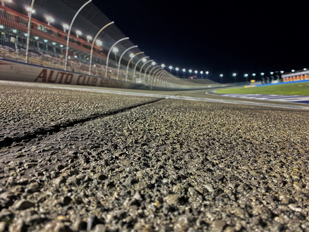 jeff_gluck's tweet photo. Quiet Track, Fontana. https://t.co/HS3yAG9qFT