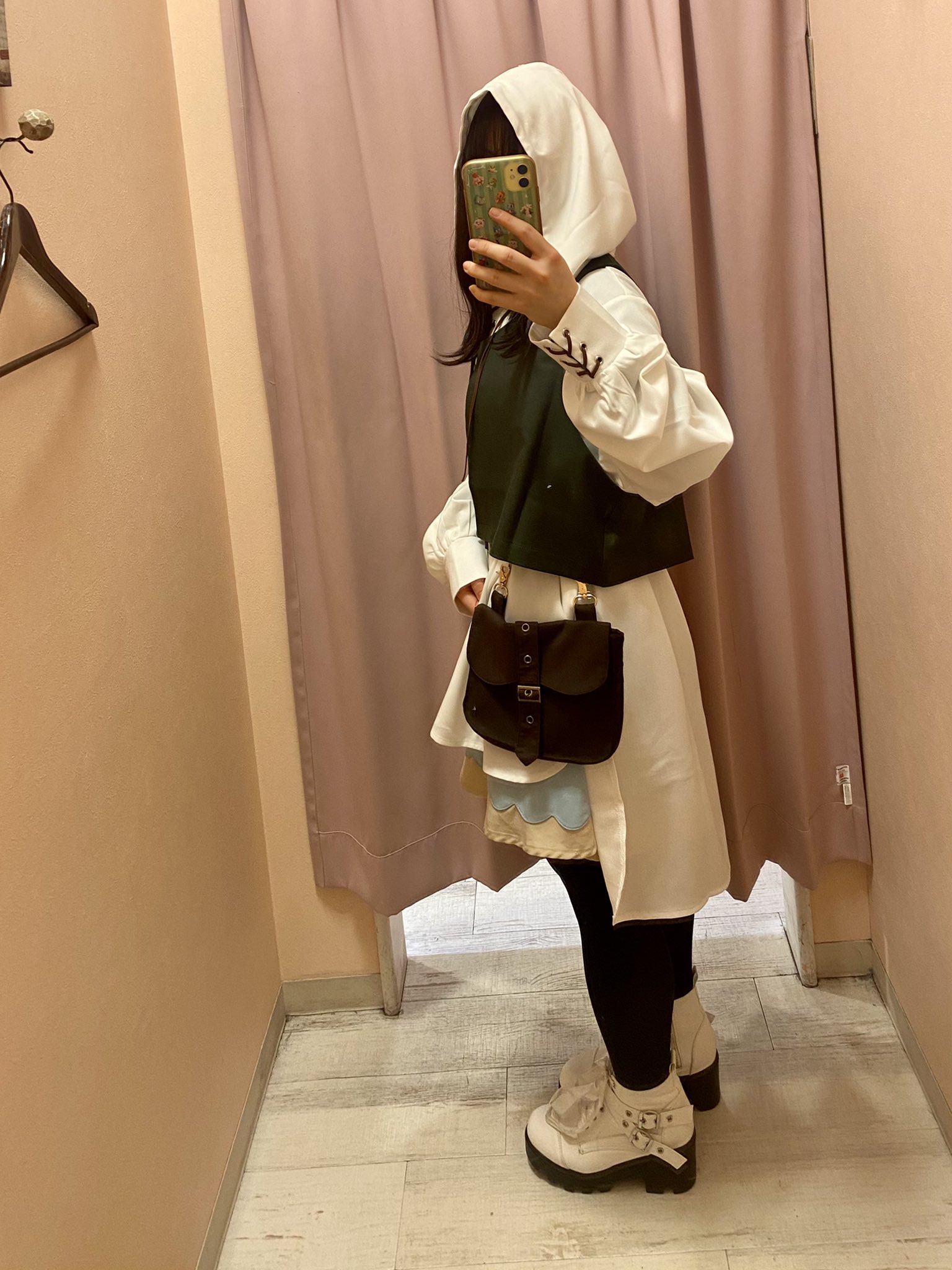 Favorite池袋店 Favoriteオリジナル ファンタジー 村人風 トップス ベストセット 15 939 税込 Fftw6black Red Green 差し色ベストがかわいい お洒落な村人風のセットです 取り外し可能なウエストポーチが二つも付いて機能面もバッチリ