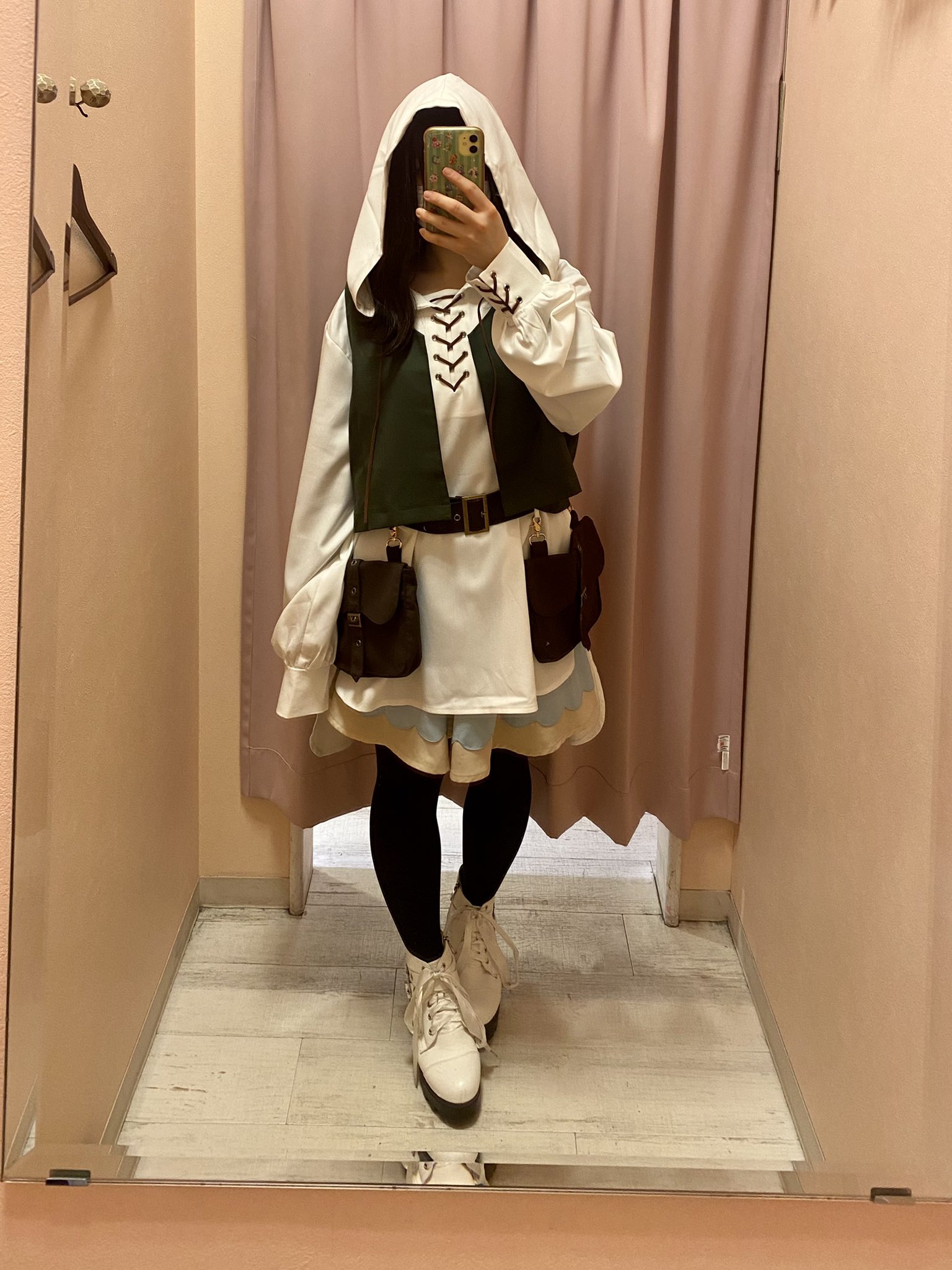 Favorite池袋店 Favoriteオリジナル ファンタジー 村人風 トップス ベストセット 15 939 税込 Fftw6black Red Green 差し色ベストがかわいい お洒落な村人風のセットです 取り外し可能なウエストポーチが二つも付いて機能面もバッチリ