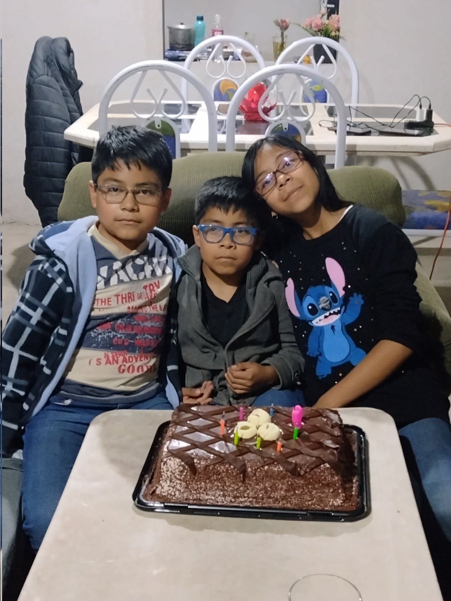 25Brandonjohan's tweet photo. #PonteTarzan en familia https://t.co/SZKNE1BLrS