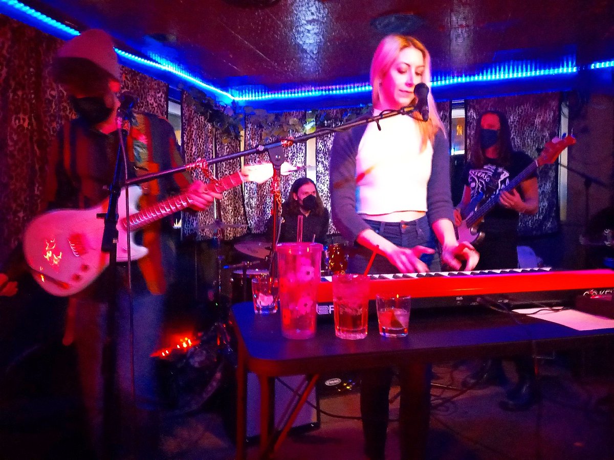 viewfindersDEN's tweet photo. Recent show at @LionsLairDenver!  Good to be playing!

#music #coloradomusic #denvermusic #denvermusicscene #indiemusic #indierock #dreampop https://t.co/AU0No1tfF4