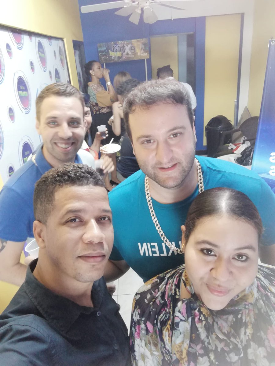 RonRafaelS's tweet photo. #Extra86 #Extra86Net #Radio #RonRafael #RonRafaelS #RonShimshilashvili #RonRafaelShimshilashvili #SantoDomingo #Premio #Birthday #Cumpleanos #30th https://t.co/I3iE3fj3Ca