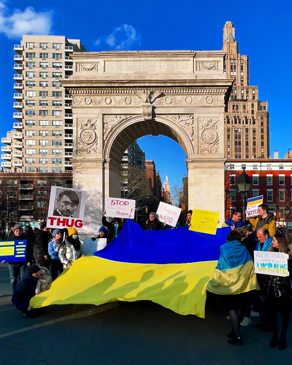 mad0789's tweet photo. New York stands with Ukraine 🇺🇦 https://t.co/IV5fzi2IzE
