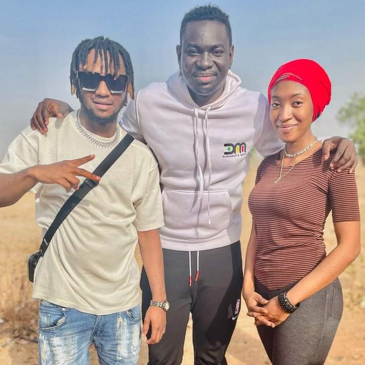 bkotube's tweet photo. Djagueleya Music 💯🇲🇱
@TALBHALALA Team Diagueleya
Suivez nous sur :
Le site 👉 https://t.co/cFaTUCL9Ue
Facebook 👉 @bkotube
Instagram 👉 bkotube_officiel
Twitter 👉 @bkotube
LinkedIn https://t.co/PmtnuvhdNY
Youtube 👉 https://t.co/TXRSbTAmiq https://t.co/HaDW2bHnof
