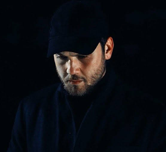 I'm not made of stone
 I am a hurricane that lives on passions

<a href="/Aras_B_iynemli/">Aras Bulut İYNEMLİ</a> #ArasBulutİynemli