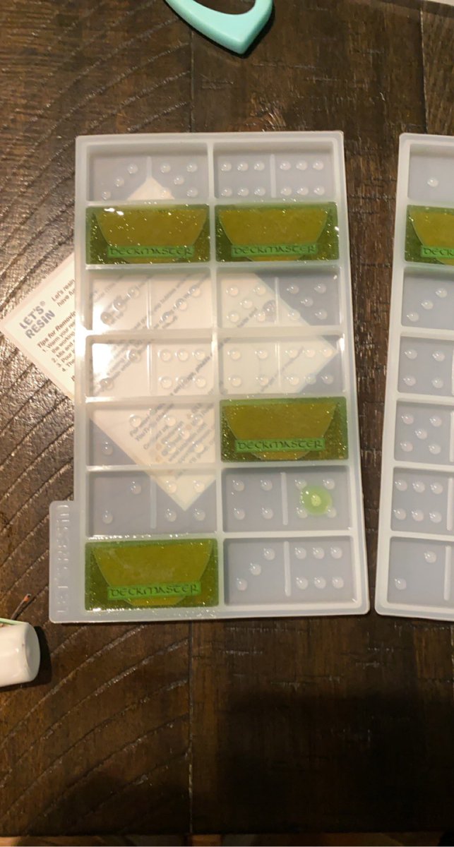 JPTropicTT's tweet photo. UV Resin goyf counters??? Is this a hit or miss?? #MTGNeon #MTG #tarmogoyf #goyf #modern #MagicTheGathering #MagicCraft https://t.co/Q0IMsPUiDy