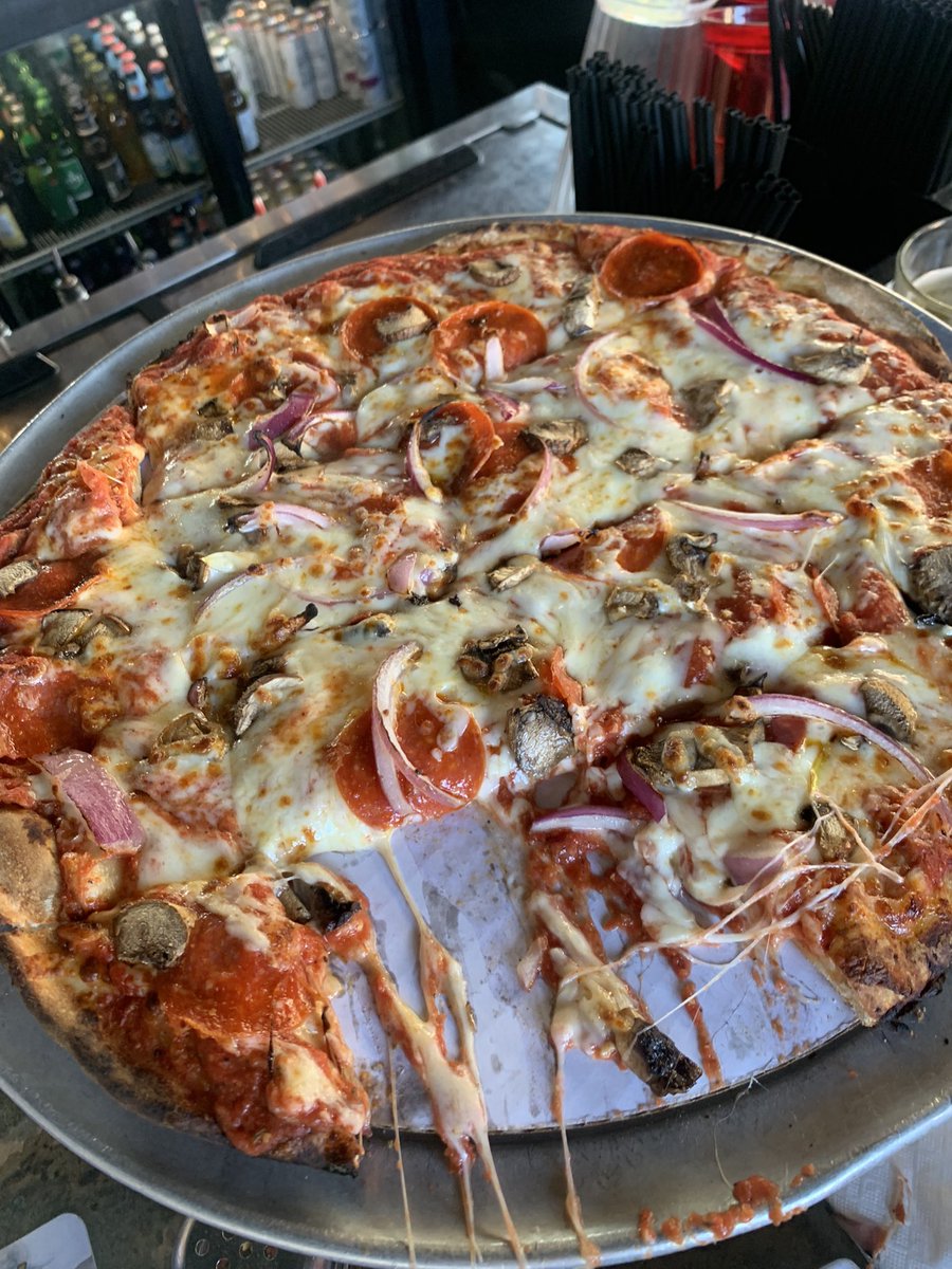 FlaMom101's tweet photo. So we’ve been coming to @ThomasPSportBar since they opened. Hell, my husband sings here every couple months. Yet now every time I come all I think of is @GalvinSeriously 😆 https://t.co/H9MYH7ohoj