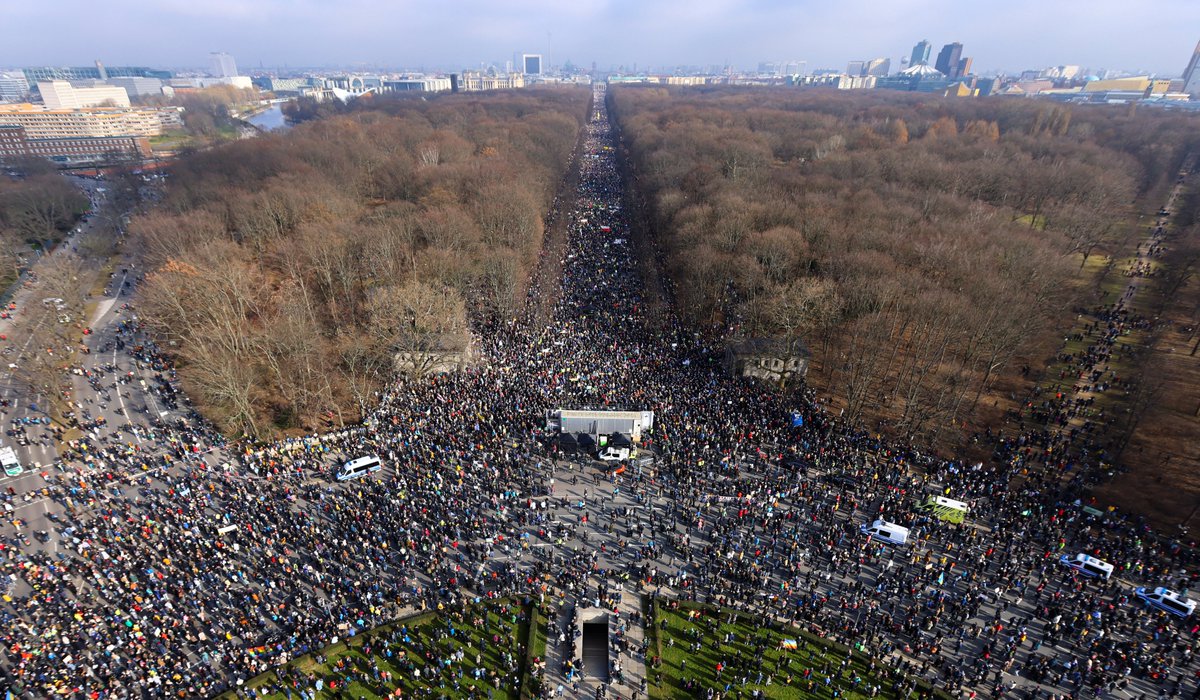 ABSCBNNews's tweet photo. More photos of the anti-war protest in Berlin, Germany on Sunday, February 27. #UkraineCrisis

Story: https://t.co/wJMP1Xph4B

Photos by Fabrizio Bensch, Reuters https://t.co/VckvxGKy8Y