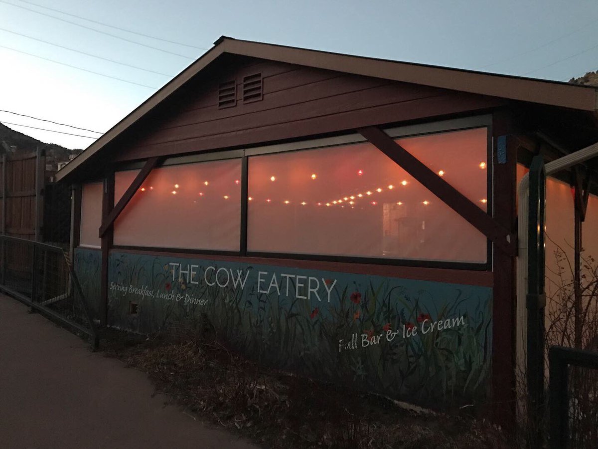 rosecityawning's tweet photo. Here’s what exterior shades can do.... It was 20 degrees outside. The Soltis 92 mesh screen held heat in from the propane heater keeping the seating area a wonder 70 degrees!

#RosecityAwning https://t.co/z9CjevEPZw