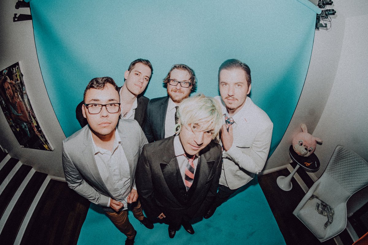 We had a BLAST last night!! Thank you all who came out!! Special thanks to @jkproductionslv for always putting on a great show! Got to meet some amazing people and incredibly talented artists!!
@sleep_eater_
@gerrytrevino_
<a href="/treefrogexpress/">Tree Frog Express</a>
<a href="/trvlrsband/">TRVLRS</a>
@guiltybydesign702