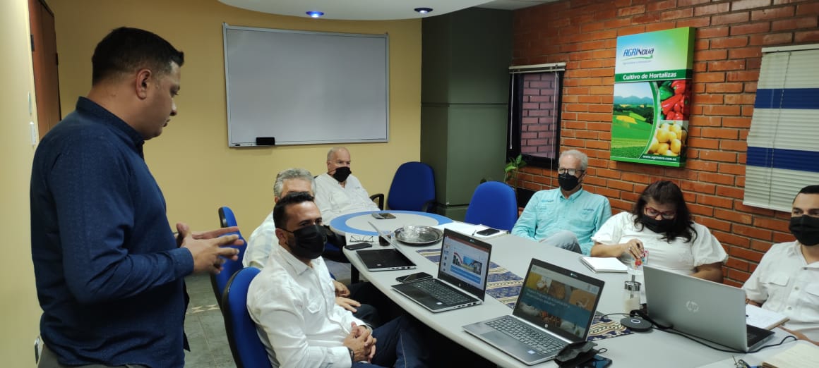 OnudiVenezuela's tweet photo. ONUDI llevó a cabo reunión con representantes de las Asociaciones @AFAQUIMA y @AVESEM2021 para generar alianzas, como parte de la estrategia de replicación, motivación y difusión de los #ProyectosPiloto que ejecutará la #ONUDI a partir de este año. https://t.co/gfGKpy4xtr