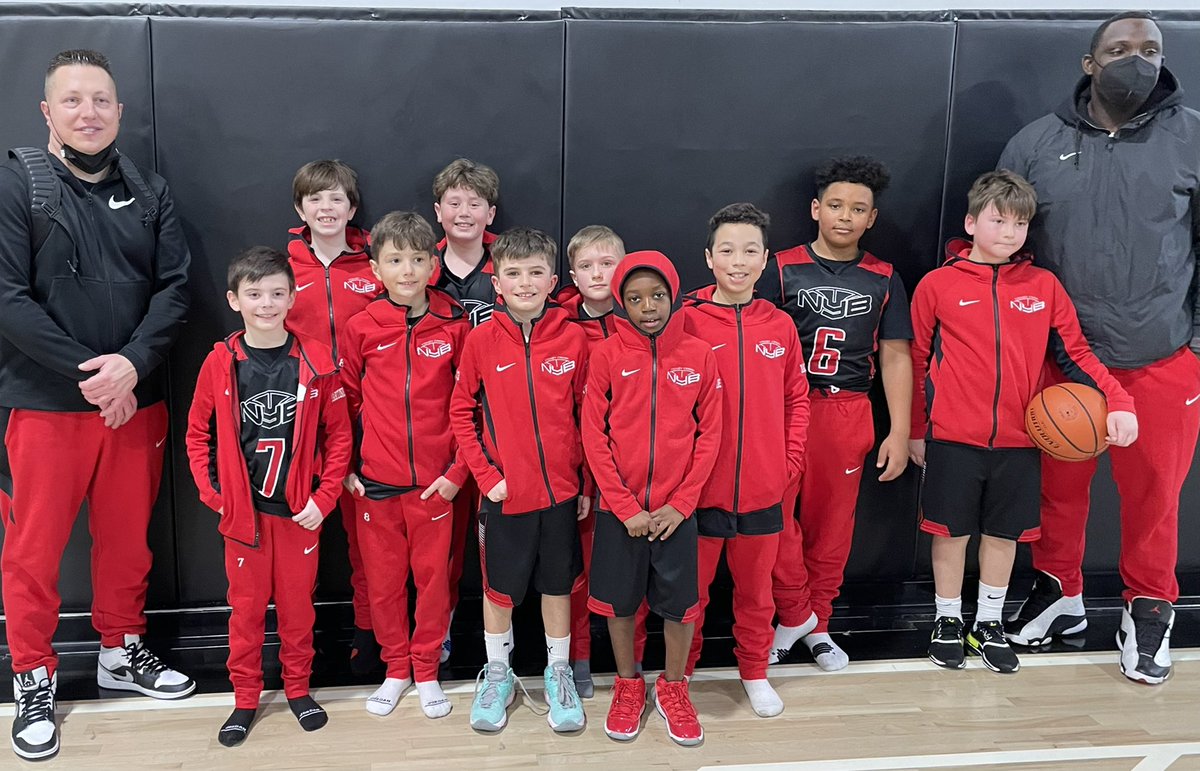 Congrats to our U10 boys who ran the table at the OBL’s with a 6-0 record and most recently finished a perfect 4-0 at this weekends Division A OBLX. The boys are now a perfect 13-0 on the season. Way to go boys, keep up the great work. 💪💪🏀🏀 #SCNYB