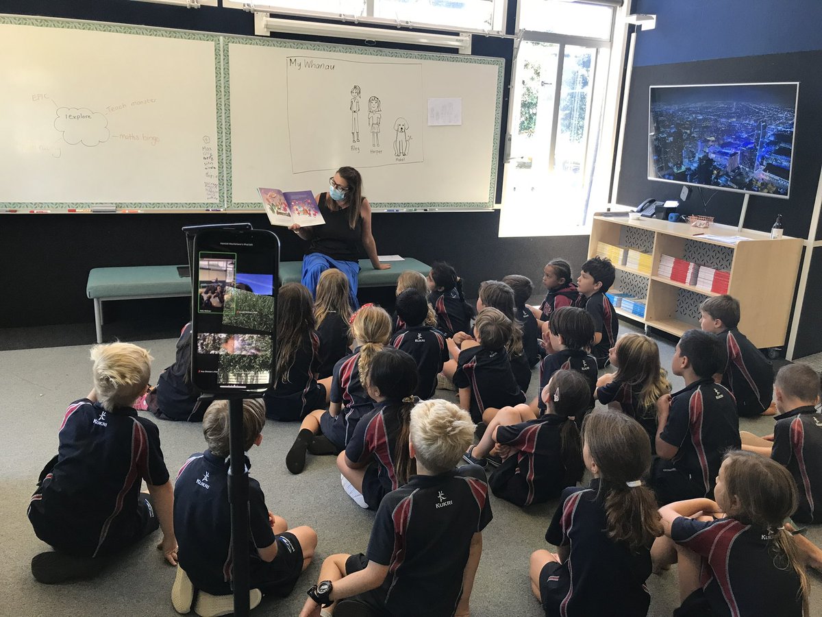 First day of hybrid learning in action <a href="/takpschool/">Te Ākau ki Pāpāmoa School</a> <a href="/KellyJ_McEvoy/">Kelly McEvoy</a> <a href="/jennie_sands/">Jennie Sands</a> <a href="/KahleiaJ/">Kahleia Josephson</a> <a href="/DoroCollier/">Dorothea Collier</a>