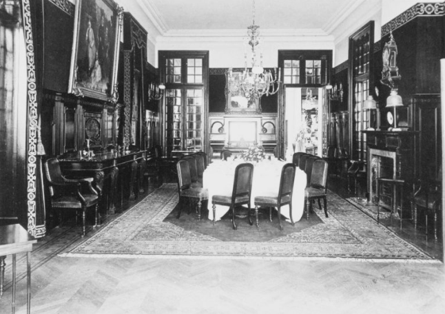 LizOsorio_'s tweet photo. La casona de la Embajada Rusa en México construida en 1911 en la colonia @seg_condesa, ha sobrevivido a las dos guerras mundiales, a la Guerra Fría y a la caída del muro de Berlín. 
Fue el casco de la hacienda de la Condesa de Miravalle en el siglo XVIII.
#Rusia #RusiaVsUcrania https://t.co/SChjH0h7Rg