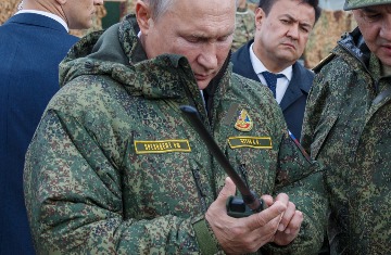 Россияне обсуждают — зачем Путину понадобилось грозить Западу ядерным оружием
online812.ru/2022/02/28/117…