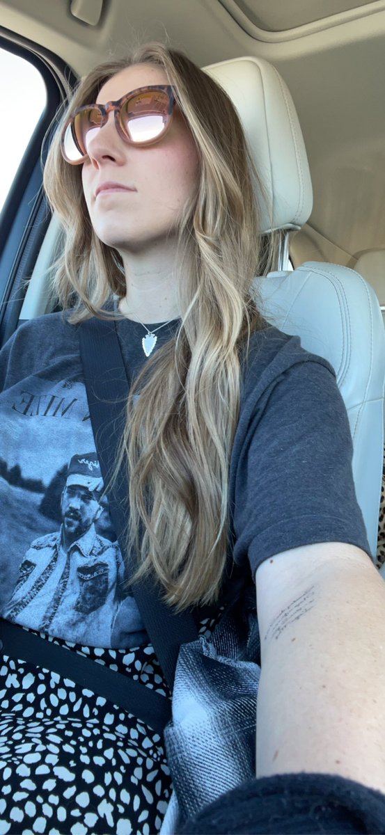 Ashlyn_Hilton's tweet photo. Haven’t washed my hair in 7 days and trey is getting tired of me wearing a shirt with another man’s face on it. https://t.co/DSqjnSWjzV