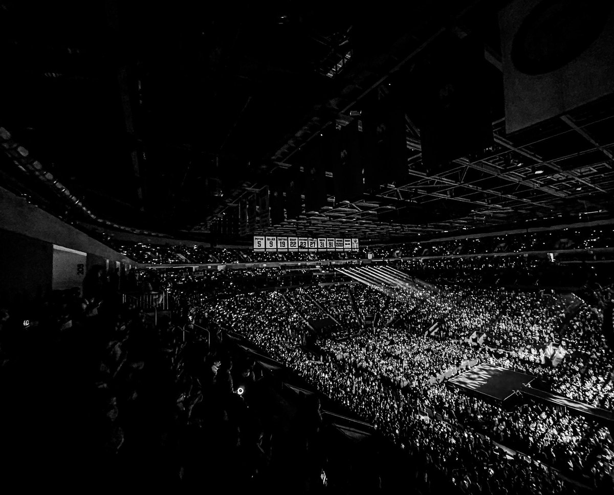 UBSArena's tweet photo. 🎆THE FEELS 🎆

@JYPETWICE #TWICEinNewYork #TWICEINNY #TWICE #TWICE_4TH_WORLD_TOUR https://t.co/Cj7z0YO62f