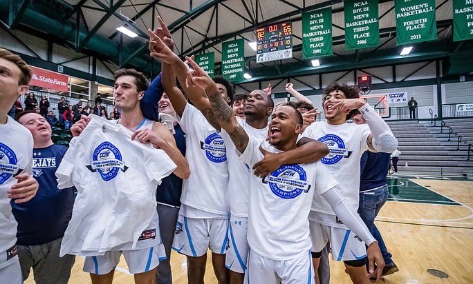 mylesthomas_10's tweet photo. Now we champions we beat them odds so impressively 
We was grinding Am we was hustling we don’t neva sleep 
2X CCIW CHAMP💍💍 #NOTFINISHED 
#LLBABY4
#LONGLIVEWAVY https://t.co/VTzwQCERn0
