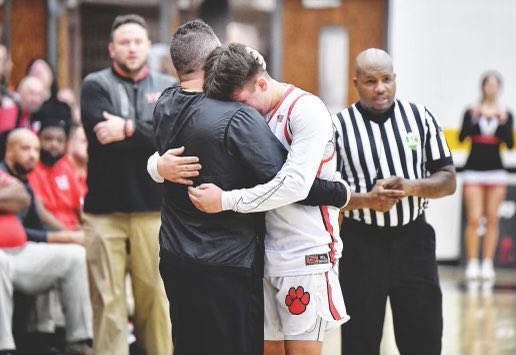 brian_bales's tweet photo. Iโm very thankful for the opportunity to coach my son @isaiahbales12 the past few years. From ball boy to player. You were a great teammate, a leader and a 5 โญ๏ธ in your role. I love you! #thankful #proudfather https://t.co/k9NypslLJC