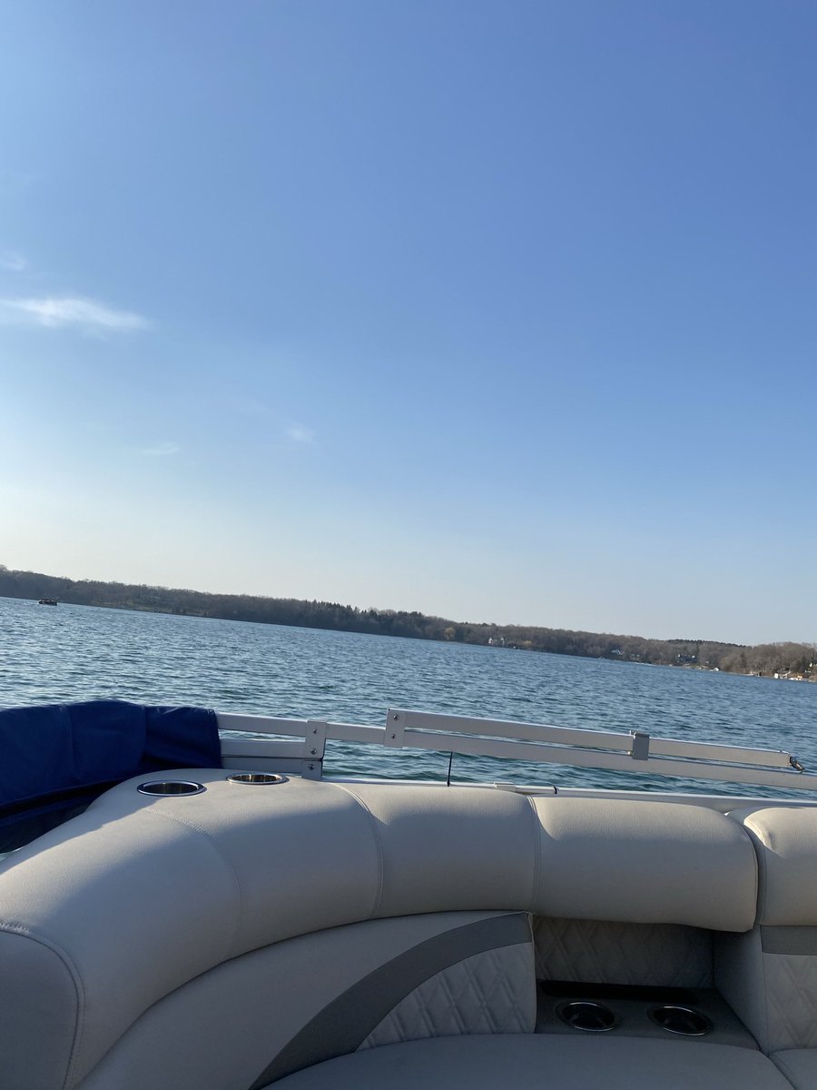KristinStemper's tweet photo. @Overtons Getting out on the water! No better way to liveβ¦friends, fishing, sun, sand and lots of laughs! #Overtons https://t.co/Qb2XTAlpqv