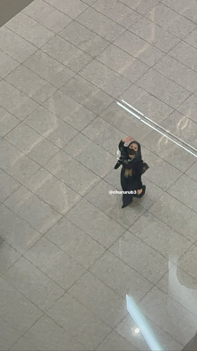 chururub3's tweet photo. 안녕해주는 강아지(수) #JISOO #BLACKPINK #지수 #블랙핑크 https://t.co/lq0pGtHCYy