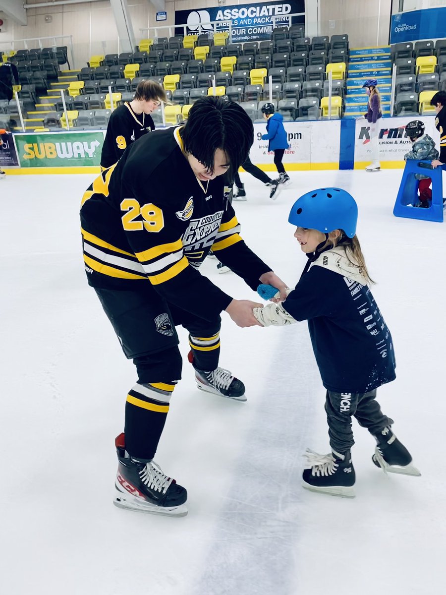Thank you so much to <a href="/canucksautism/">Canucks Autism Network</a> <a href="/BCHLExpress/">Coquitlam Express</a> for hosting an Autism Awareness game. A huge shout out to the <a href="/BCHLExpress/">Coquitlam Express</a> players for taking time to skate with the kids after the game, especially <a href="/RayHamlin9/">Raymond Hamlin</a> who skated and shot pucks with Dax for a solid 20 mins.