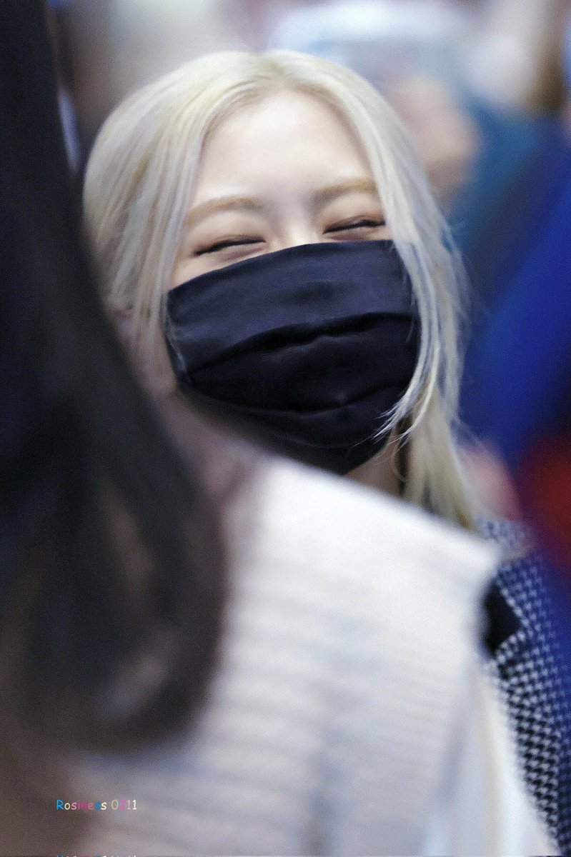 flirtychls's tweet photo. getwell soon, rosie 🥺 https://t.co/xZeoY7jnpj