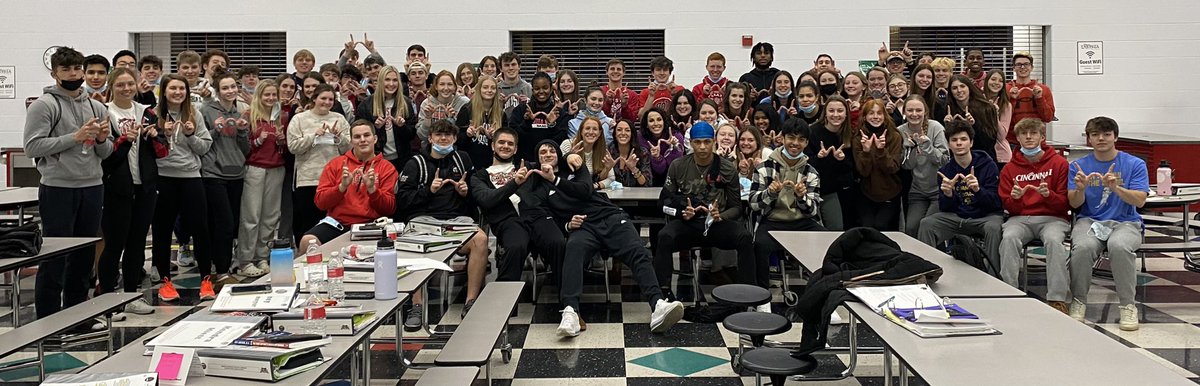 LakotaWestAD's tweet image. Tonight’s SAAB Speakers:
‘01 Grad, Kim Comisar (Soccer), ‘03 Grad, Katie Comisar Gabrelcik (Soccer, Basketball) &amp;amp; ‘03 Grad, Stephanie Comisar.
All part ‘99 State Champ Soccer Team.

Great group committing to 3 hour mtg tonight to make up missed time for Omicron. #ThatsCommitment