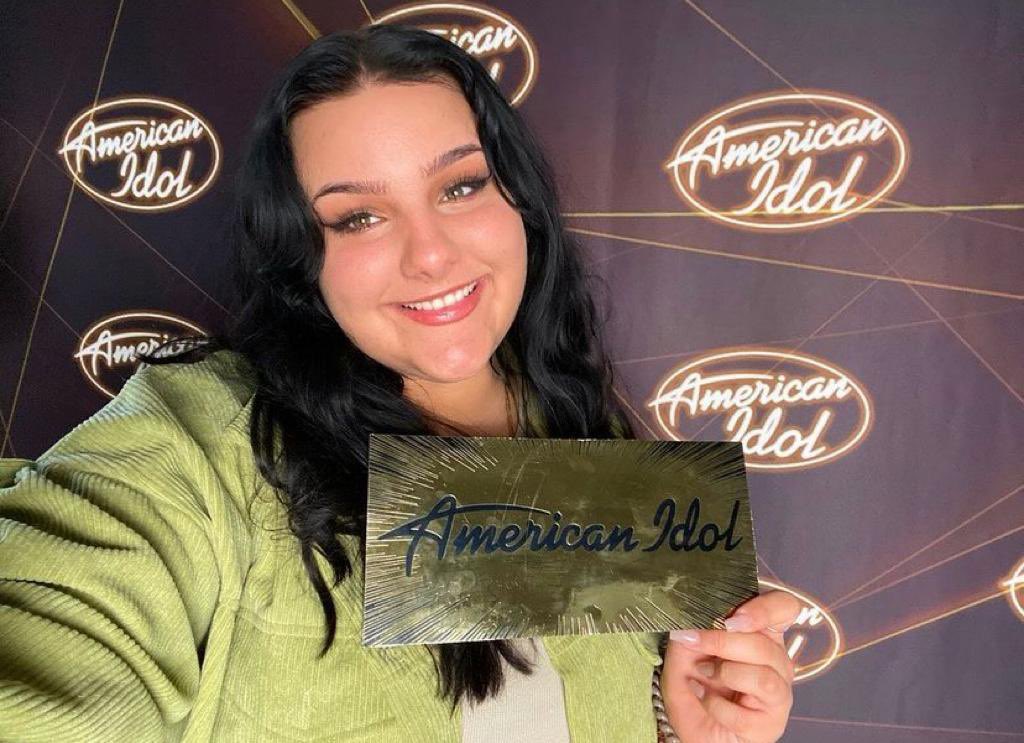 mbmayor's tweet photo. Congratulations @NicolinaBozzo on an outstanding performance this evening on @AmericanIdol! Wishing you all the best on your journey! #Vaughan is cheering for you!  #goldenticket #20yearsofamericanidol #idoltonight https://t.co/N8twBSPRsA