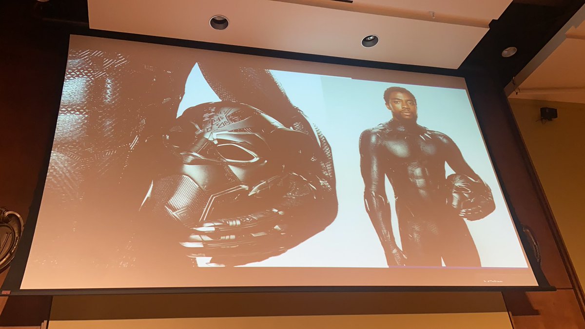 Don’t worry about the gym to get a super hero body, their muscles are SCULPTED!! 😂