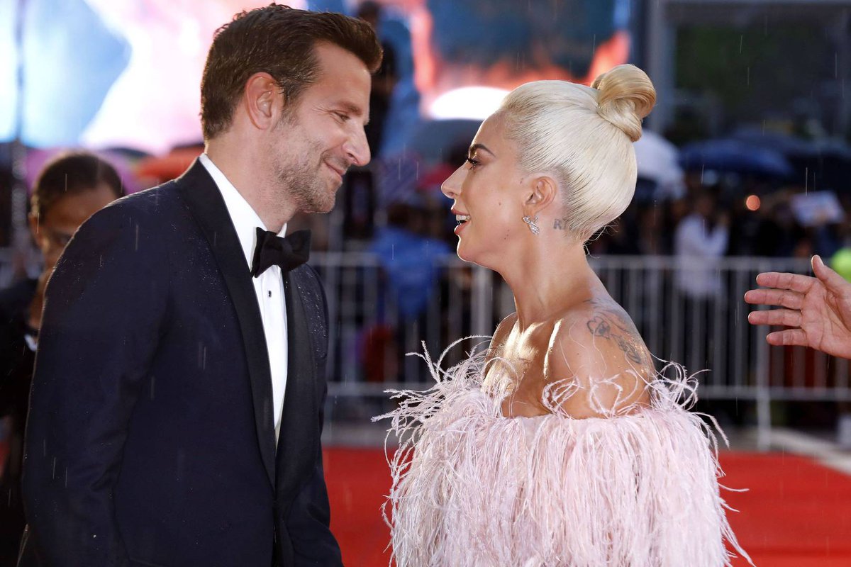 scarzonreplay's tweet photo. Lady Gaga and Bradley Cooper 

2018                              2022 https://t.co/EKHIvkEv2m