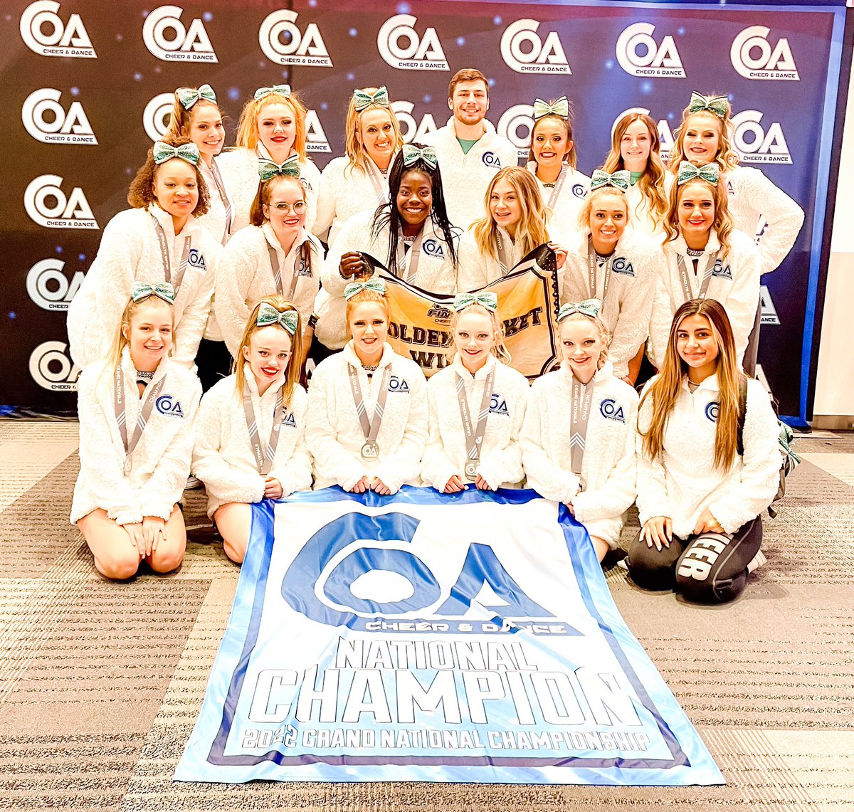 Congratulations P4NTHERS COA Midwest IOC4 National Champions 👏🏼🙌🏼💚 (not pictured our crossovers) #937keepitcomin #lxsweet16 #WeRunOhio #LX4L #legacylove