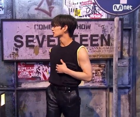 joshuaarchive's tweet photo. Admit it or not we are all whipped for left and right joshua #조슈아 https://t.co/ibatMIIHSA