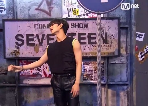joshuaarchive's tweet photo. Admit it or not we are all whipped for left and right joshua #조슈아 https://t.co/ibatMIIHSA