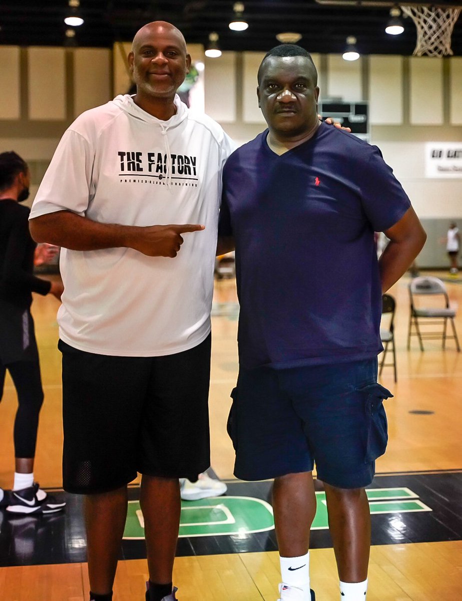 EHSGatorGirlsBB's tweet photo. Big shout to Tony Perkins Lead Evaluator representing Florida Basketball Bulletin report covering girls basketball across the state of Florida, thanks for Stopping by Today's Tryouts.
#wearerebels 
#webulitdifferent 
#changinglives 
#committedtoexcellence 
#tgbtg https://t.co/65zAy1Pxg5